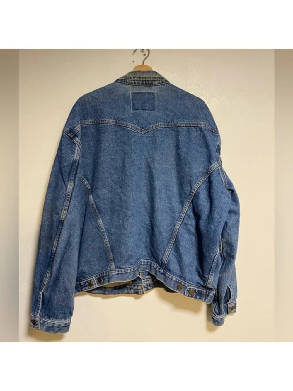 Levi Strauss & Co. Classic Denim Jacket – Size XL - Picture 9 of 9